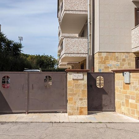 La Casa Dei Due Mari - Large Apartment With Parking Taranto Exterior photo