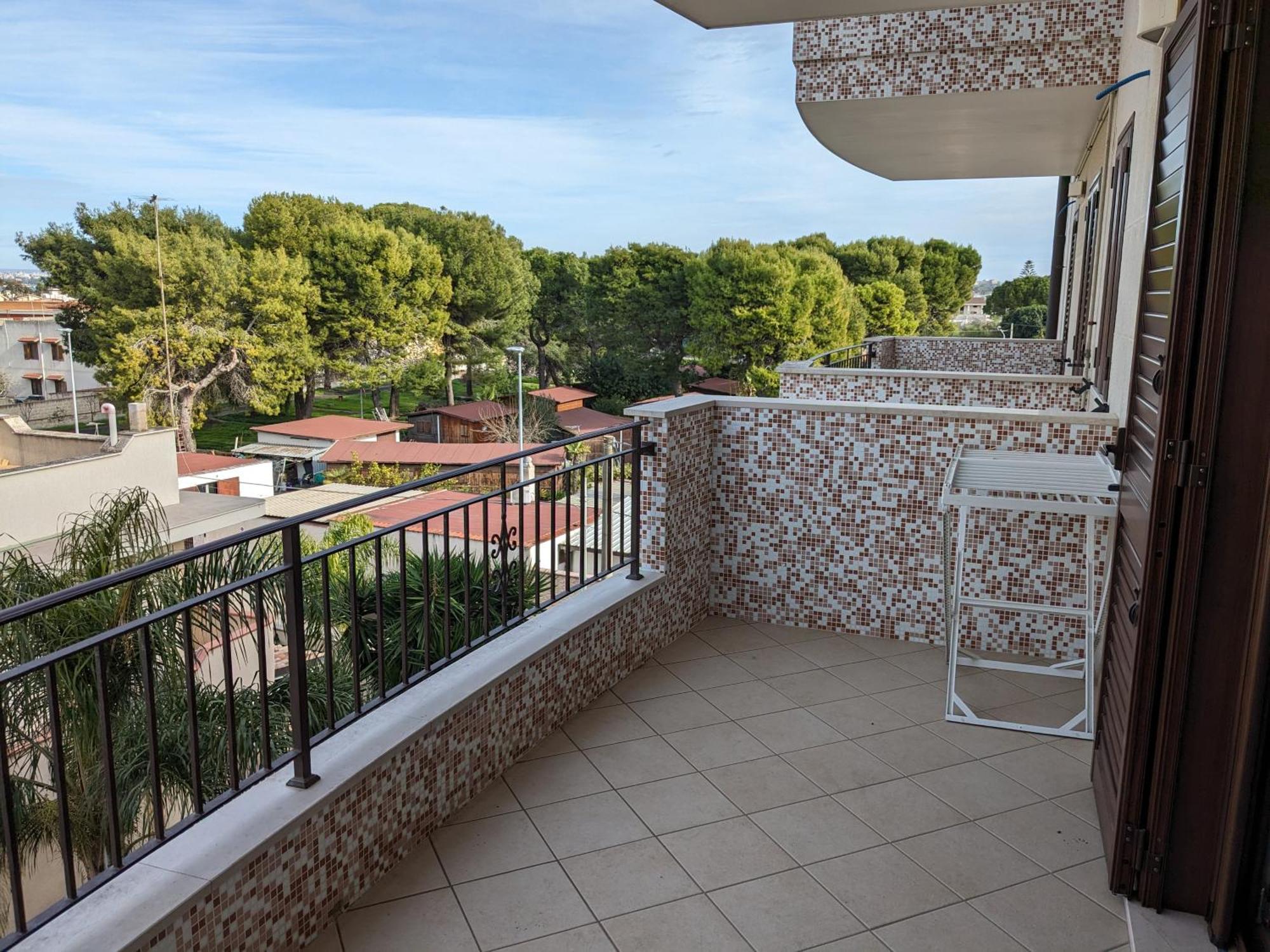 La Casa Dei Due Mari - Large Apartment With Parking Taranto Exterior photo